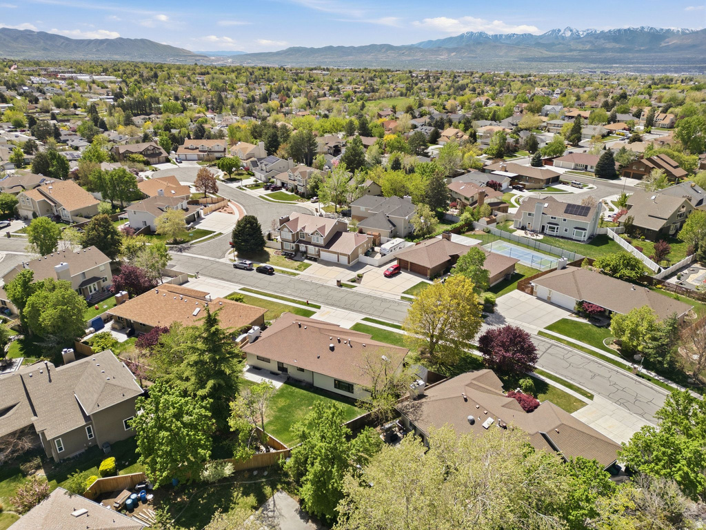 8917 S SUNRIDGE DR Sandy, UT 84093