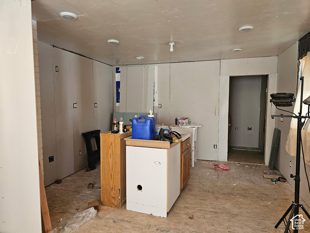 163 CARSON AVE photo 2