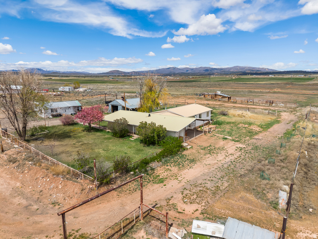 45476 S US HIGHWAY 40 Fruitland, UT 84027
