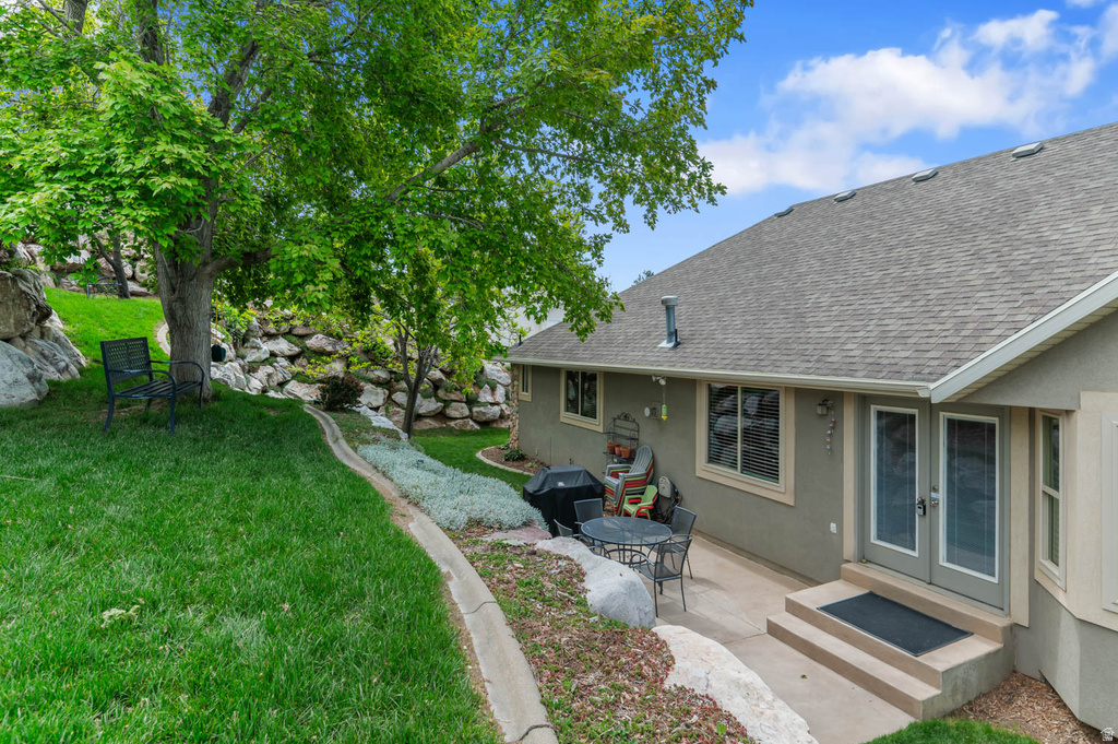 184 N WOOD HILL LN North Salt Lake, UT 84054