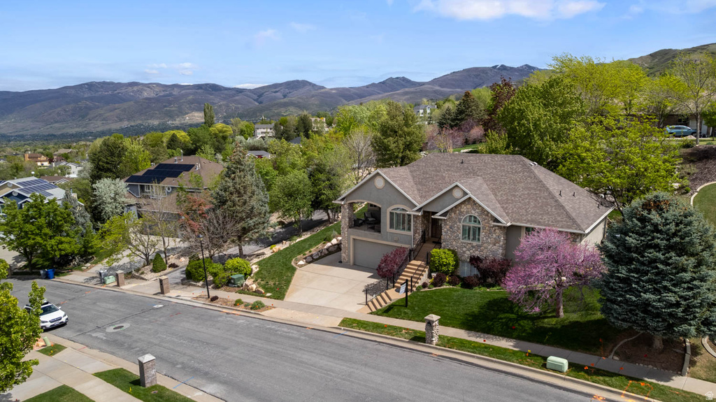 184 N WOOD HILL LN North Salt Lake, UT 84054