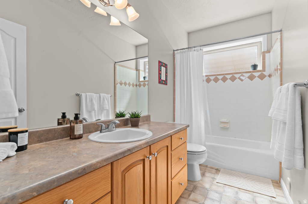 184 N WOOD HILL LN North Salt Lake, UT 84054