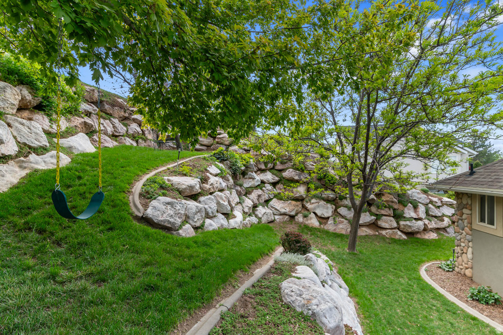 184 N WOOD HILL LN North Salt Lake, UT 84054