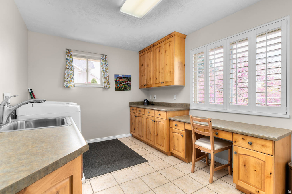 184 N WOOD HILL LN North Salt Lake, UT 84054