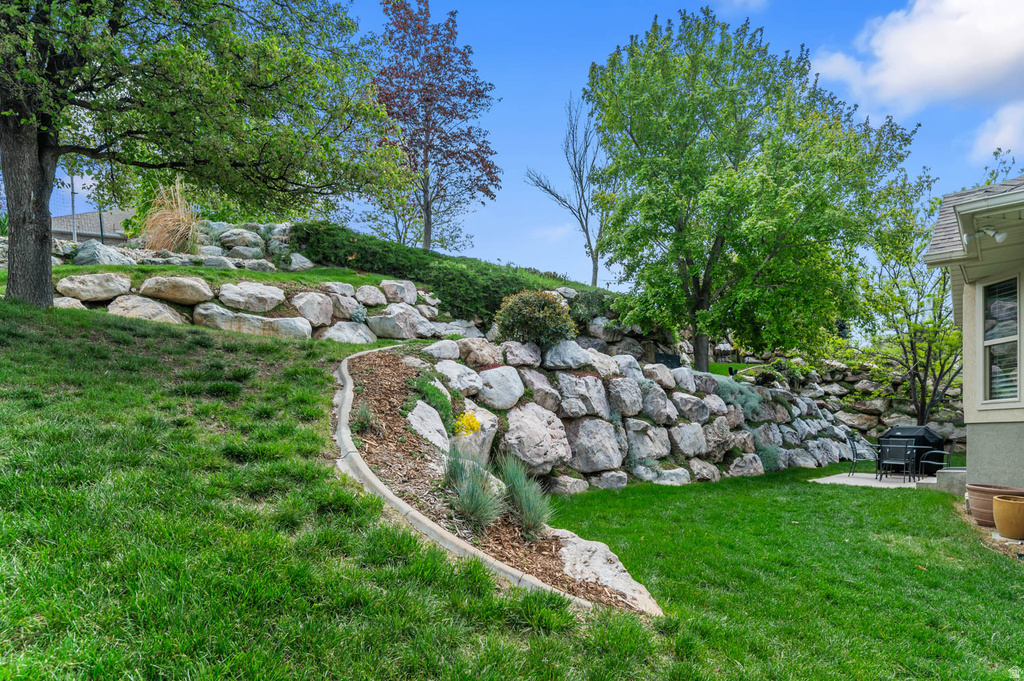 184 N WOOD HILL LN North Salt Lake, UT 84054