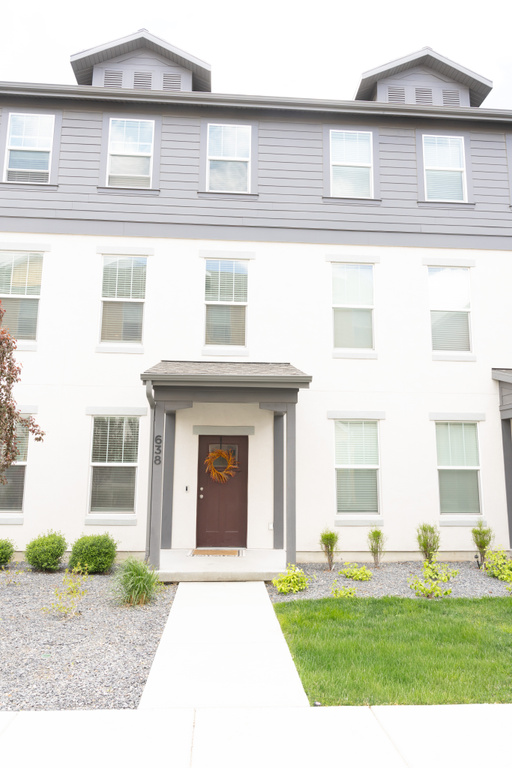 638 N AUTUMN ASH CIR #9 Kaysville, UT 84037