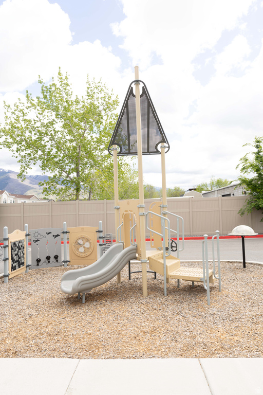 638 N AUTUMN ASH CIR #9 Kaysville, UT 84037