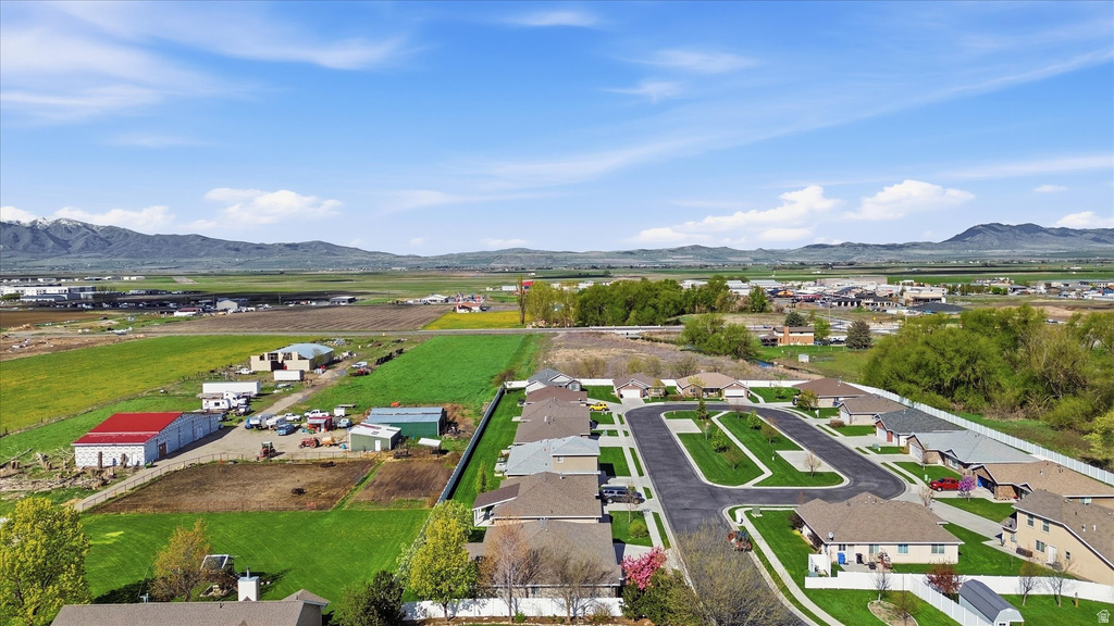 232 W 60 S Hyde Park, UT 84318