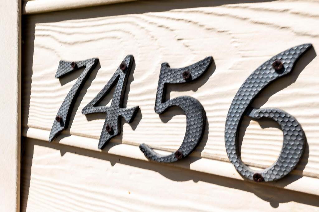 7456 SOUTHCREST CIR Midvale, UT 84047