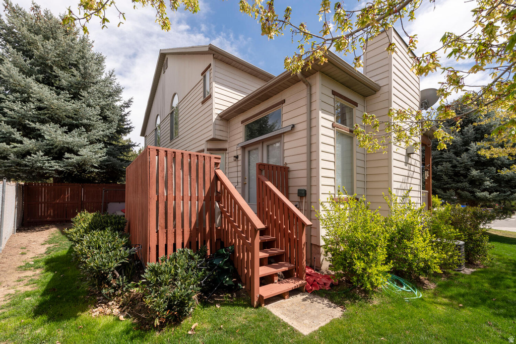 7456 SOUTHCREST CIR Midvale, UT 84047