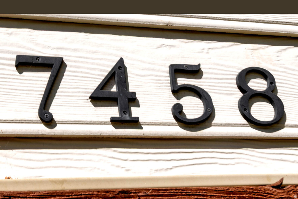 7456 SOUTHCREST CIR Midvale, UT 84047