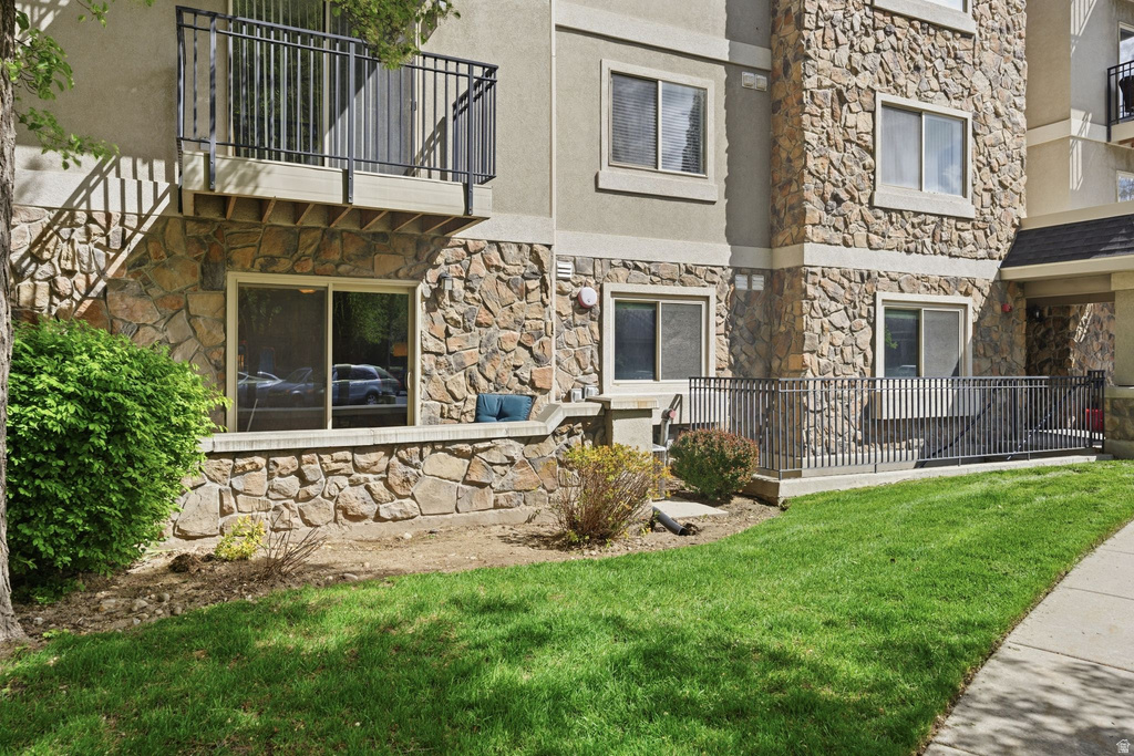 1205 E PRIVET DR #102 Cottonwood Heights, UT 84121