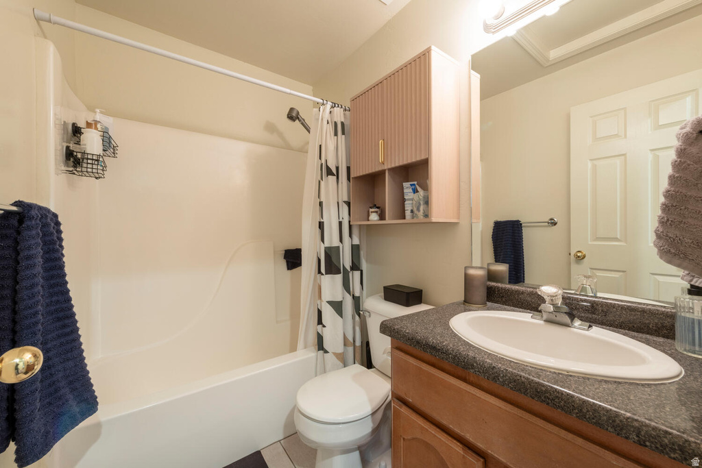 7496 SOUTHCREST CIR Midvale, UT 84047