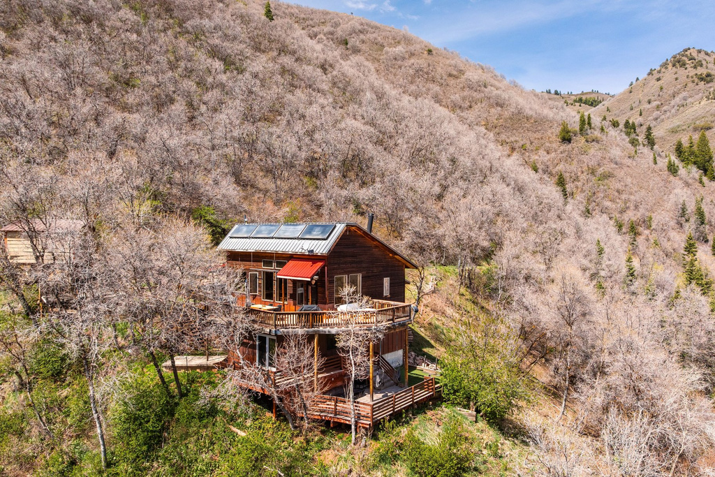 6298 E LEFTHAND FORK LN Emigration Canyon, UT 84108