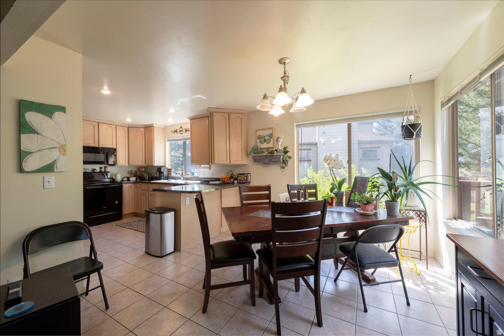 7490 SOUTHCREST CIR Midvale, UT 84047