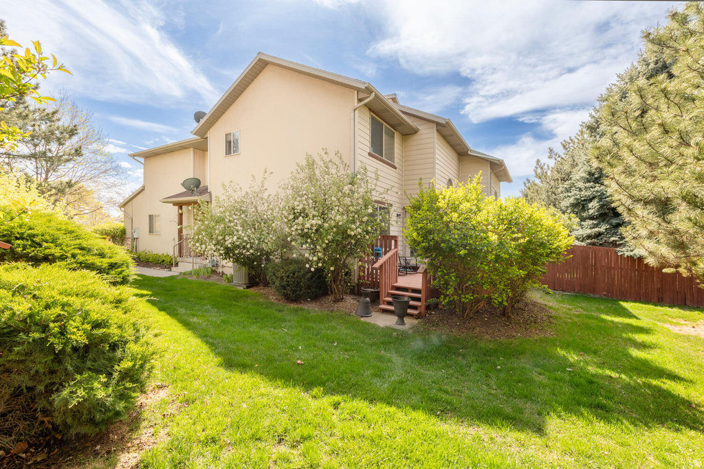 7490 SOUTHCREST CIR Midvale, UT 84047