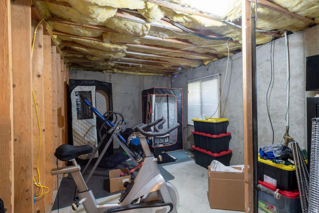 7490 SOUTHCREST CIR Midvale, UT 84047