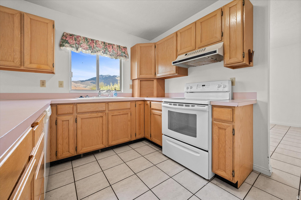370 W 5600 S Washington Terrace, UT 84405