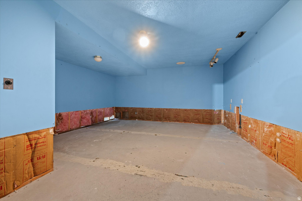 370 W 5600 S Washington Terrace, UT 84405