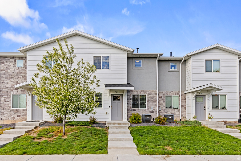 424 E CANFIELD DR Ogden, UT 84404