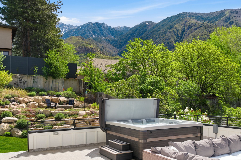 11623 S BROADVIEW WAY Sandy, UT 84092