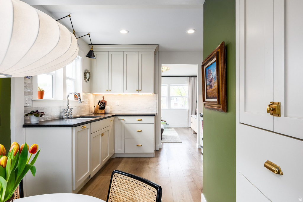 853 S LAKE ST Salt Lake City, UT 84105