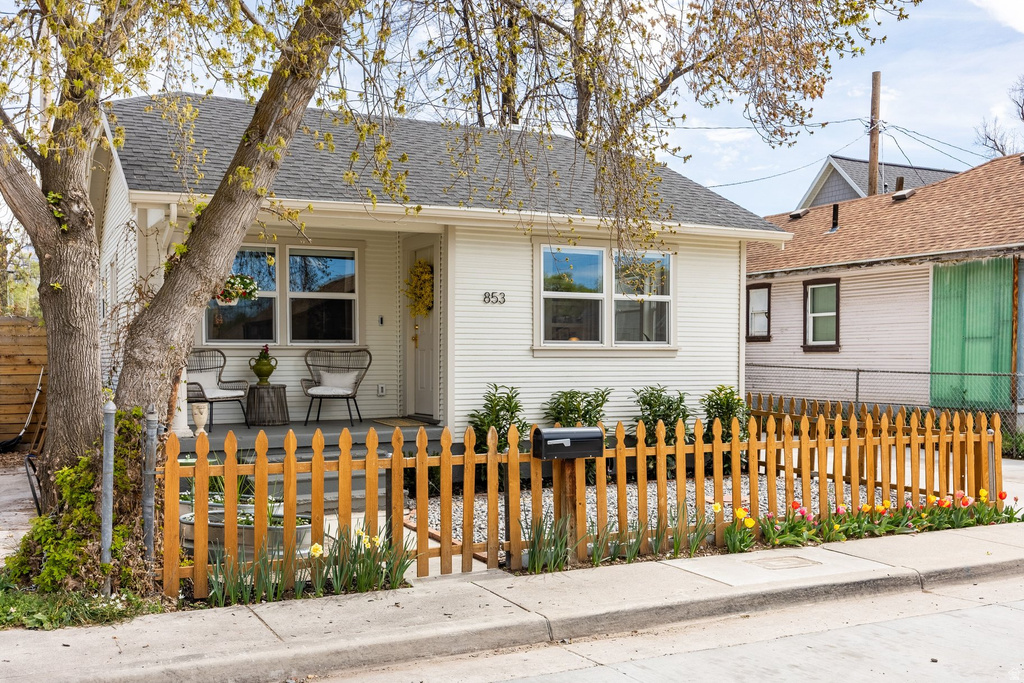 853 S LAKE ST Salt Lake City, UT 84105