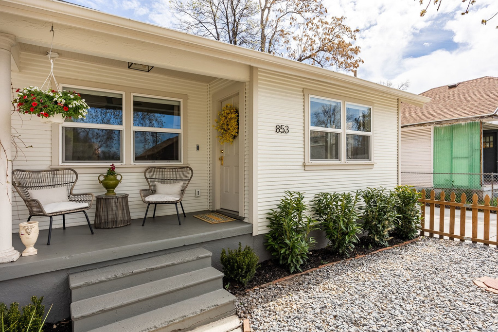 853 S LAKE ST Salt Lake City, UT 84105