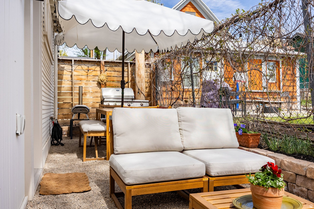 853 S LAKE ST Salt Lake City, UT 84105