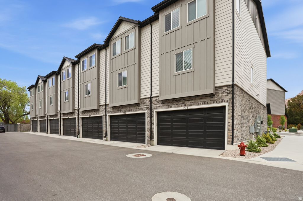 1298 E 1640 S Ogden, UT 84404