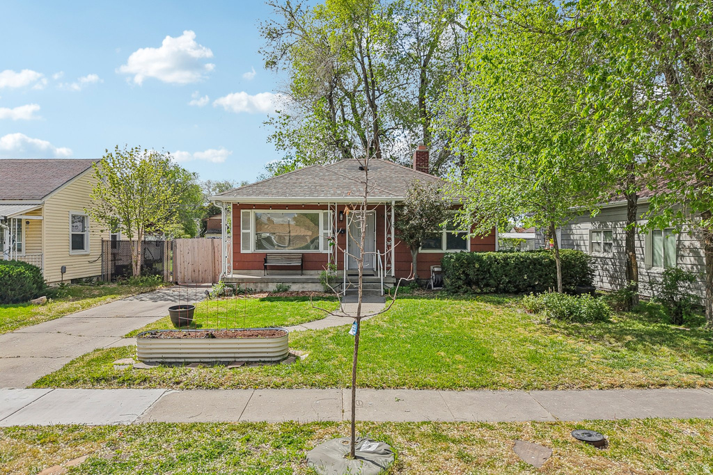 849 W MONTAGUE AVE Salt Lake City, UT 84104