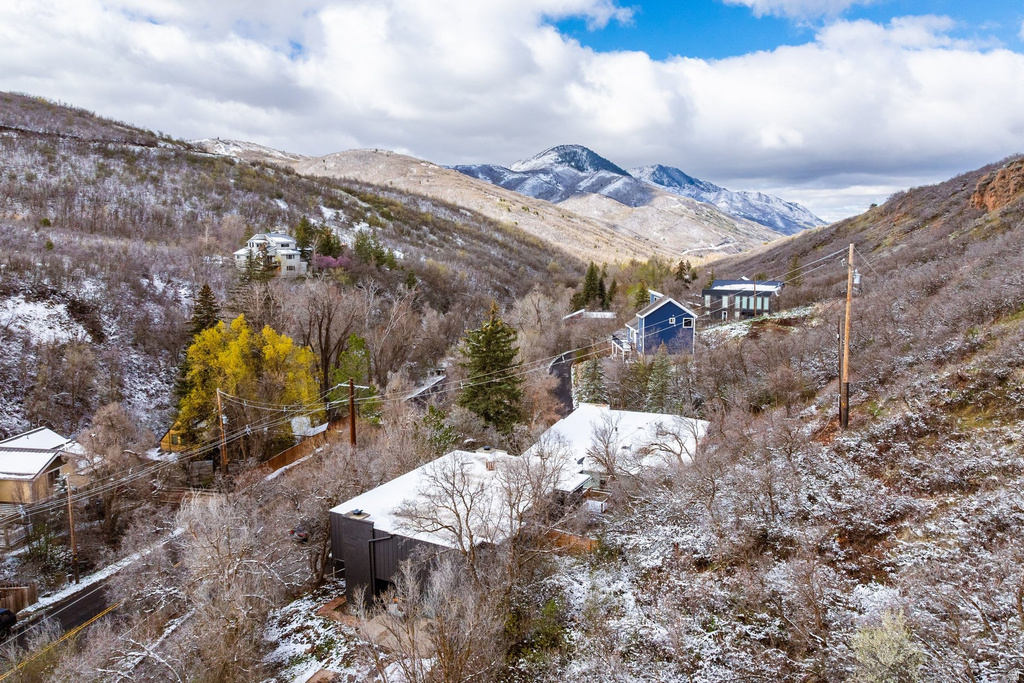 6715 E QUARTER MILE RD Salt Lake City, UT 84108