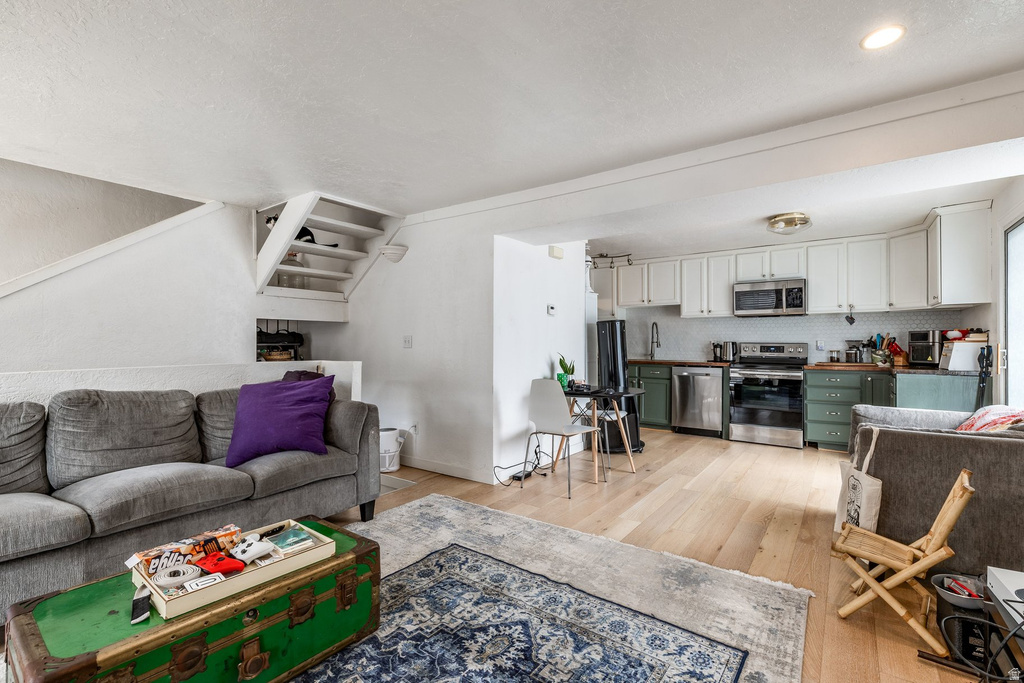 6715 E QUARTER MILE RD Salt Lake City, UT 84108