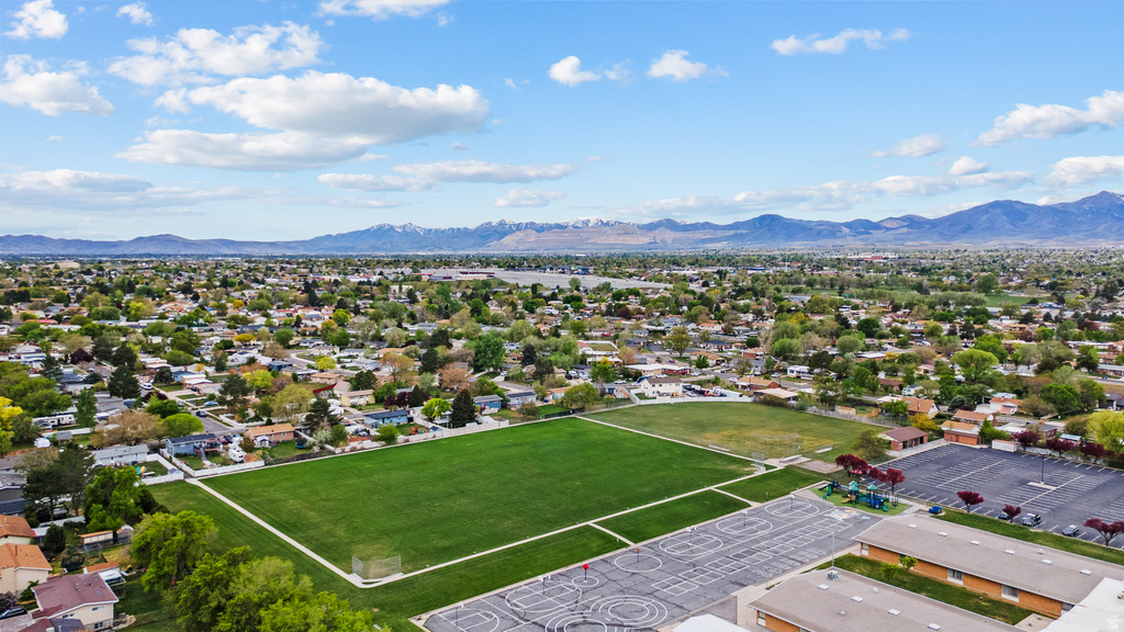 4884 S HUNTINGTON RD Taylorsville, UT 84129