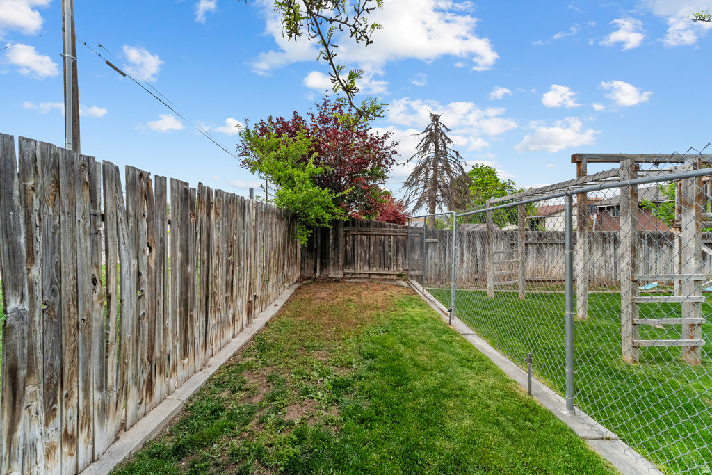 4884 S HUNTINGTON RD Taylorsville, UT 84129