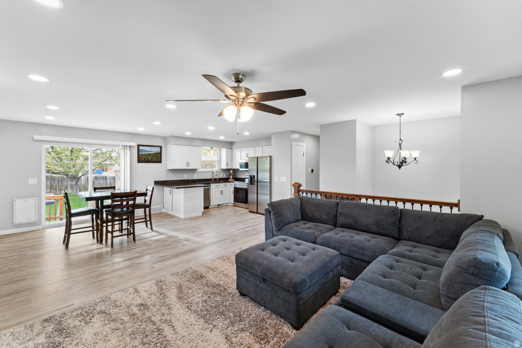 4884 S HUNTINGTON RD Taylorsville, UT 84129