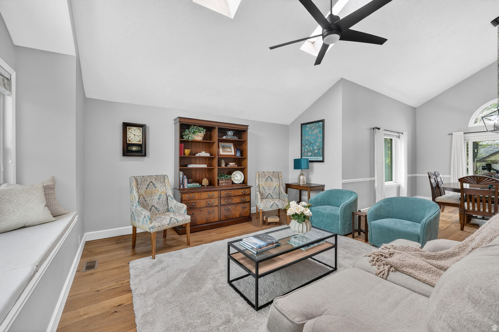 11038 S LONGDALE CIR Sandy, UT 84092