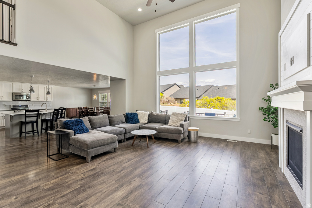 4272 N 400 W Lehi, UT 84043