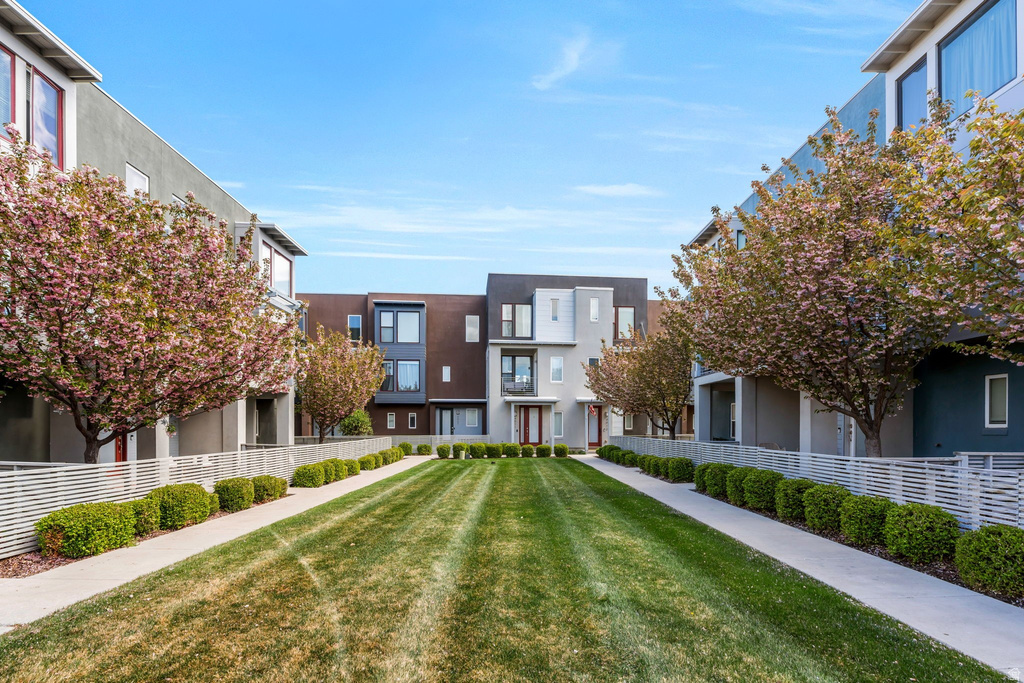 4917 W DAYBREAK PKWY South Jordan, UT 84009