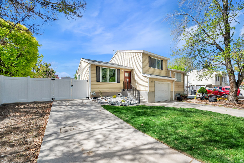8846 S CEDAR ST West Jordan, UT 84088