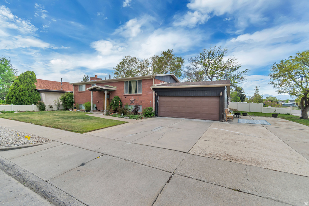 7470 S RAMANEE DR DR Midvale, UT 84047