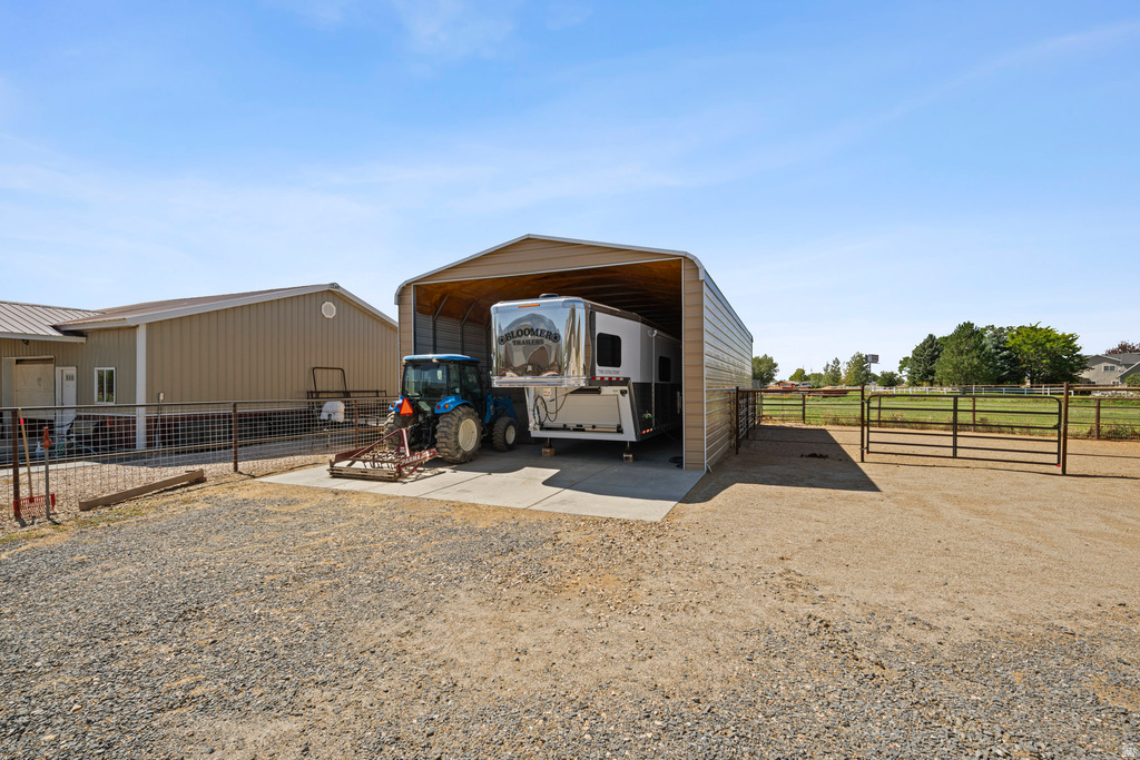 1829 W HERITAGE RANCH DR Farr West, UT 84404