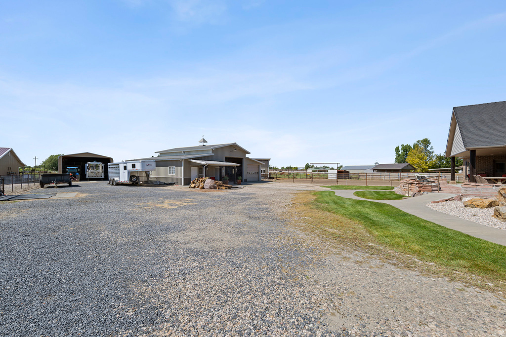 1829 W HERITAGE RANCH DR Farr West, UT 84404