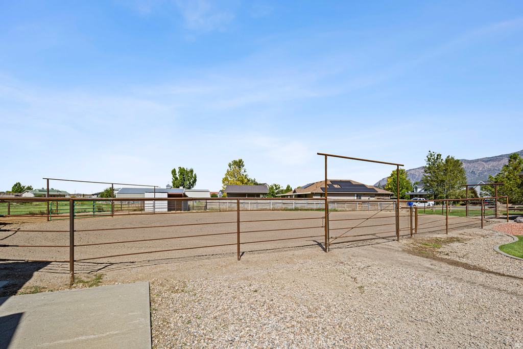 1829 W HERITAGE RANCH DR Farr West, UT 84404