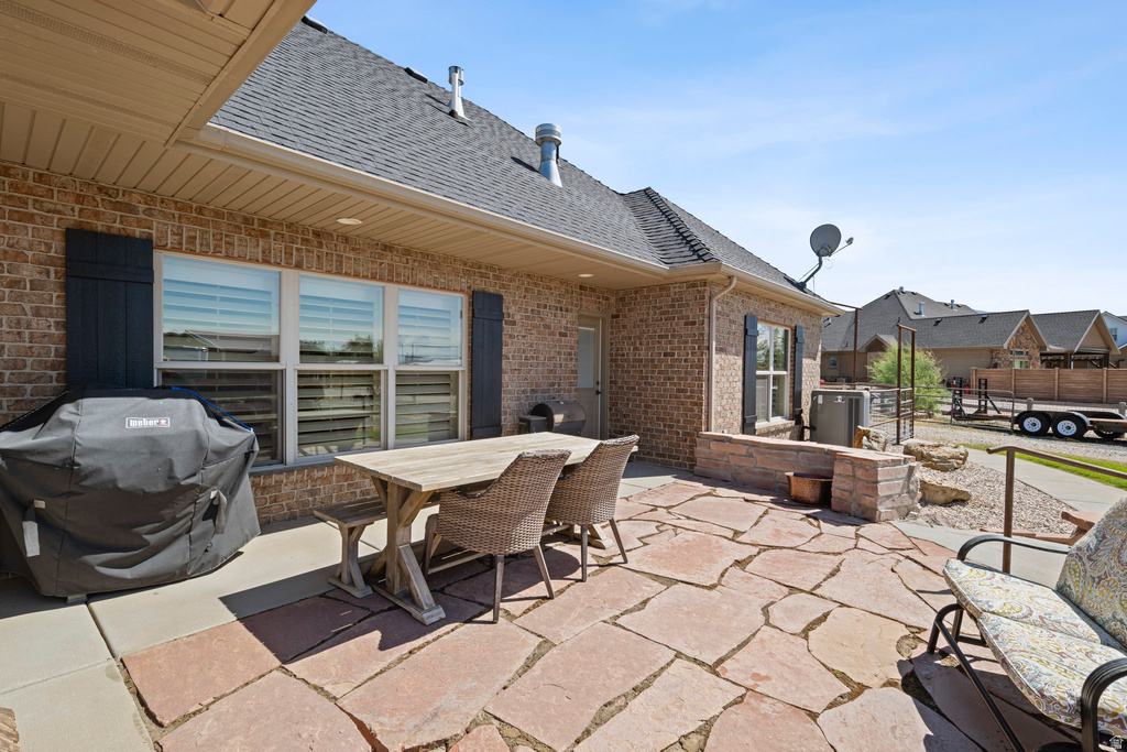 1829 W HERITAGE RANCH DR Farr West, UT 84404