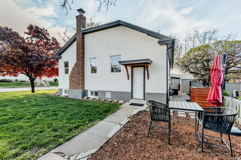 1934 S 1400 E Salt Lake City, UT 84105