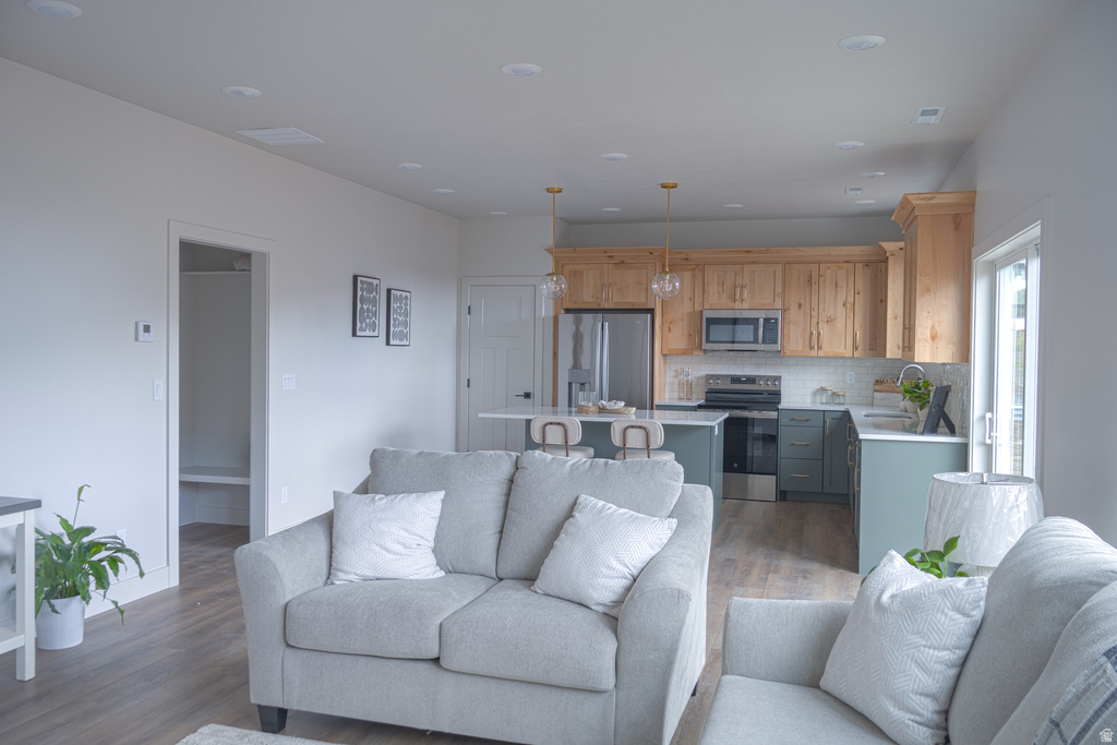 190 E 625 S Hyde Park, UT 84318