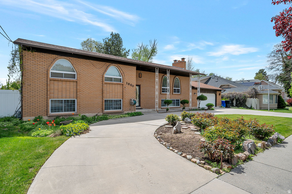 1860 E SPRING LN Holladay, UT 84117