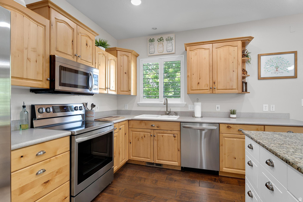 244 W ALPINE DR Saratoga Springs, UT 84045