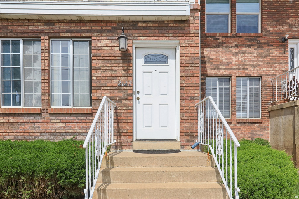 2122 W 5600 S Roy, UT 84067